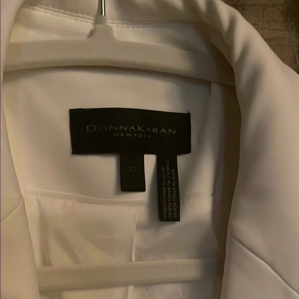 Donna Karan Classic White Blazer - Picture 4 of 5